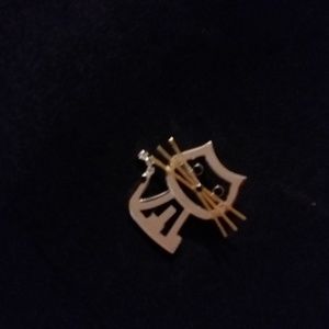 9.1g rhinestone and onyx  cat pin/brooch